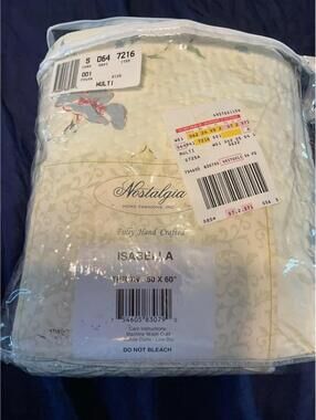 Nostalgia brand throw quilt floral ‘Isabelle’ 50x60”